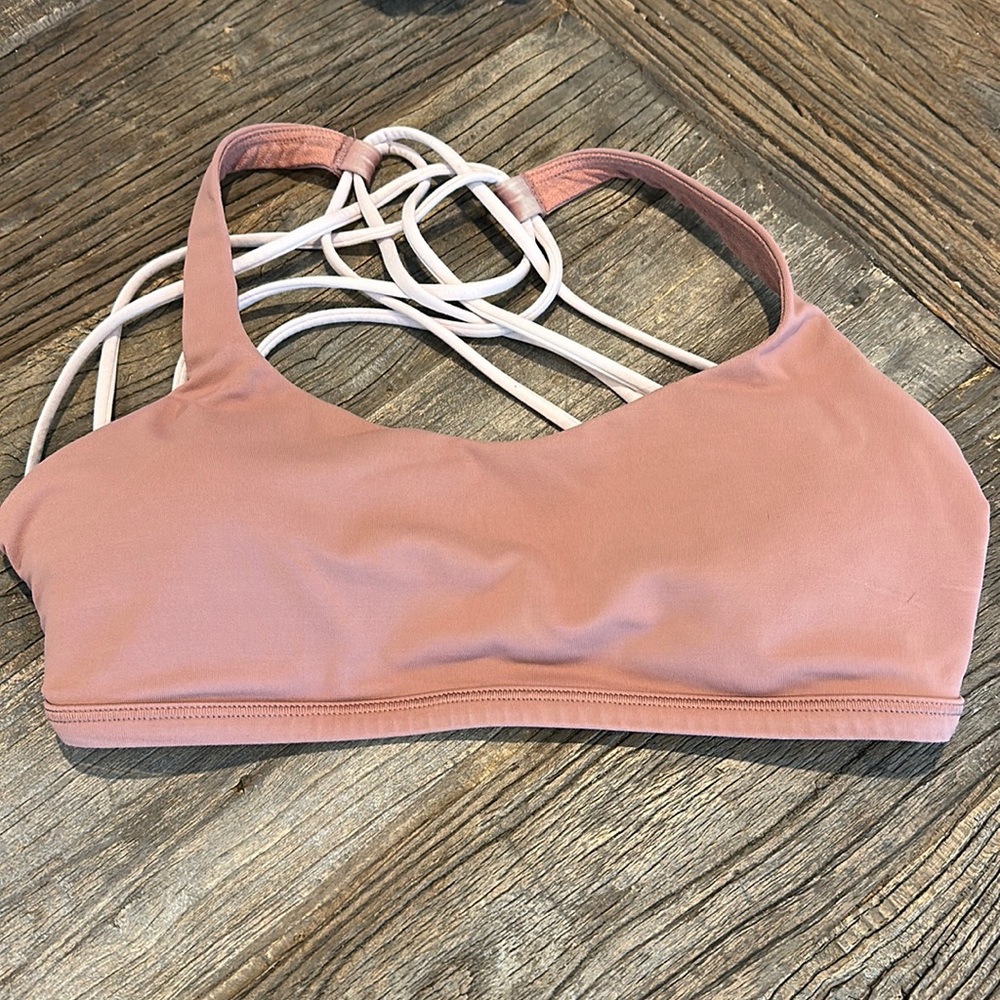 LuLulemon Sports Bra Size 4